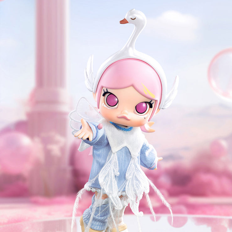 [pre order]  MOLLY Metamorphose into Swan Action Figure
