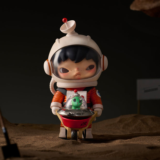 [pre order] Hirono Search for Aliens Figurine